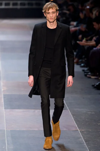Look 12